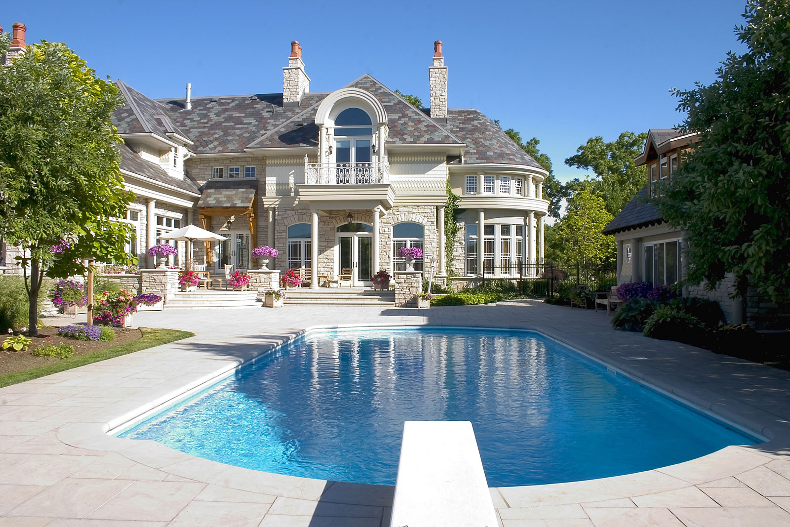 Luxury house with swimming pool